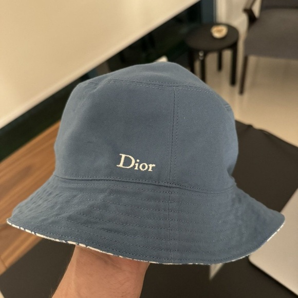 Dior Other - REVERSIBLE DIOR OBLIQUE BUCKET HAT size 59